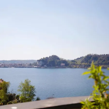 Attico 180° - With Stunning Lake View And Pool Apartment