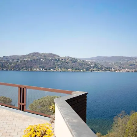 Attico 180° - With Stunning Lake View And Pool * Angera